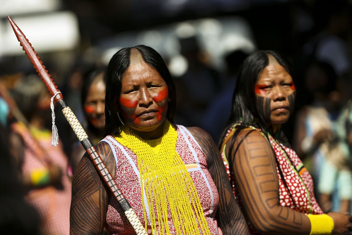 Brésil, marche des femmes autochtones contre la « politique génocidaire » de Bolsonaro
